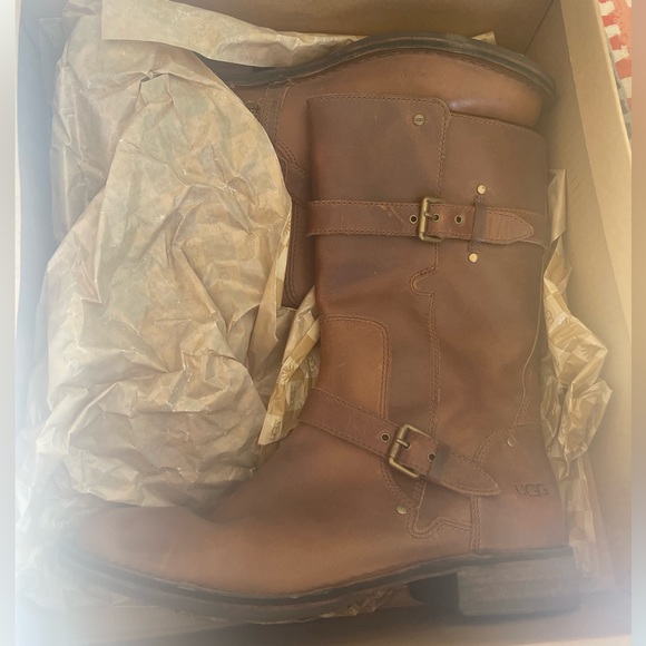 Ugg Australia Gillespie Fawn Leather Moto Boots With Sheepskin Lining - Picture 6 of 9